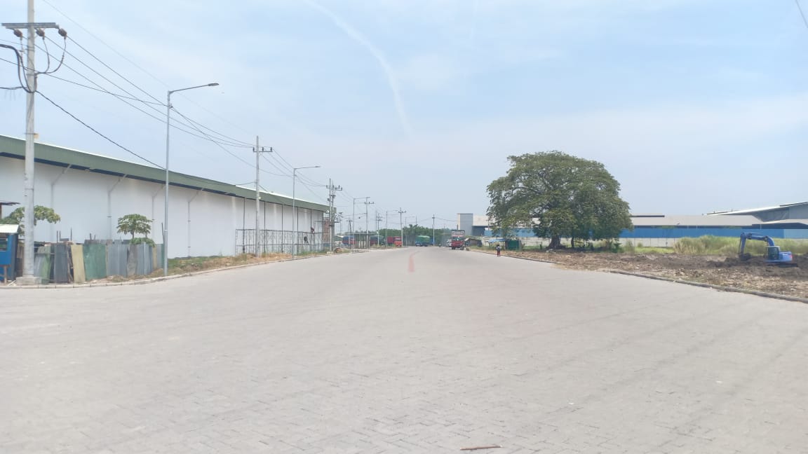Warehouse with Wide Main Road, accessible for 40ft container truck